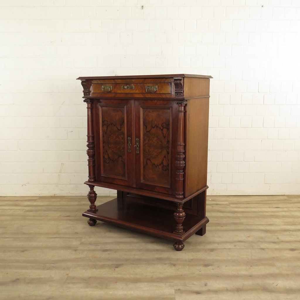 Vertiko Gründerzeit 1880 Nussbaum