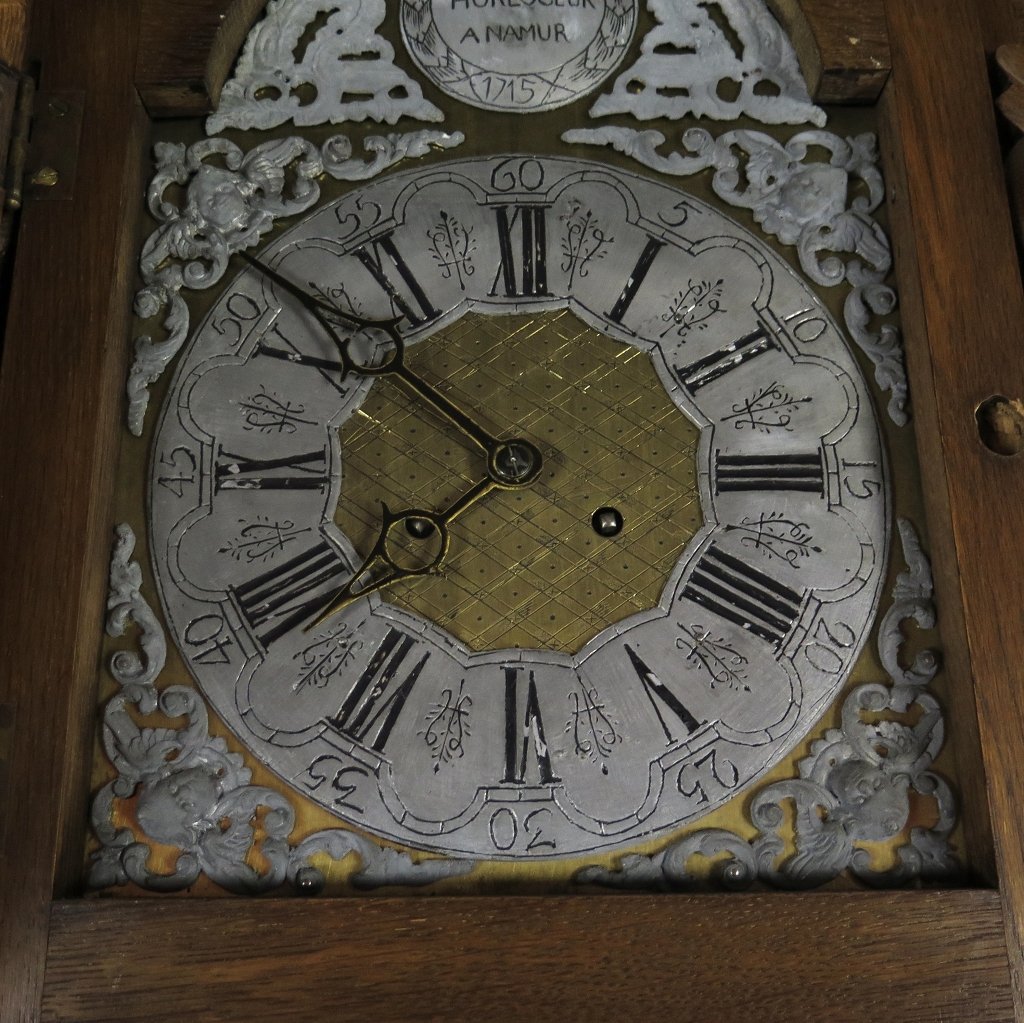 Vitrine mit Uhr Schrank Neubarock Eiche 1,90 m