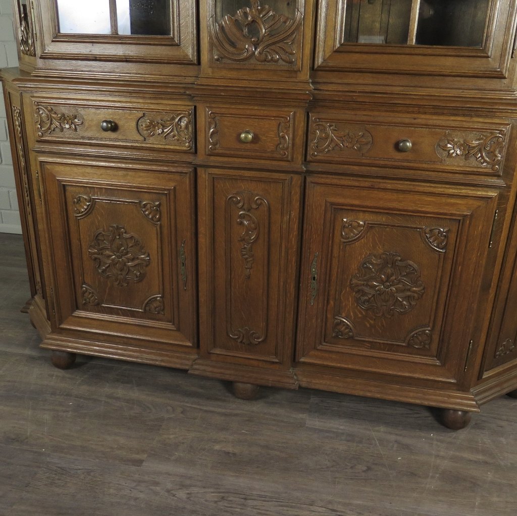 Vitrine mit Uhr Schrank Neubarock Eiche 1,90 m