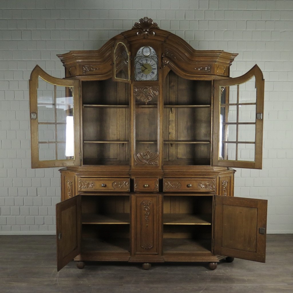 Vitrine mit Uhr Schrank Neubarock Eiche 1,90 m