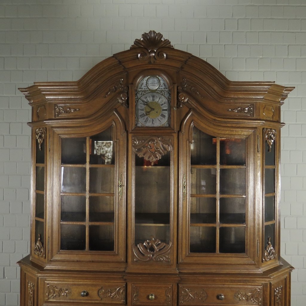 Vitrine mit Uhr Schrank Neubarock Eiche 1,90 m