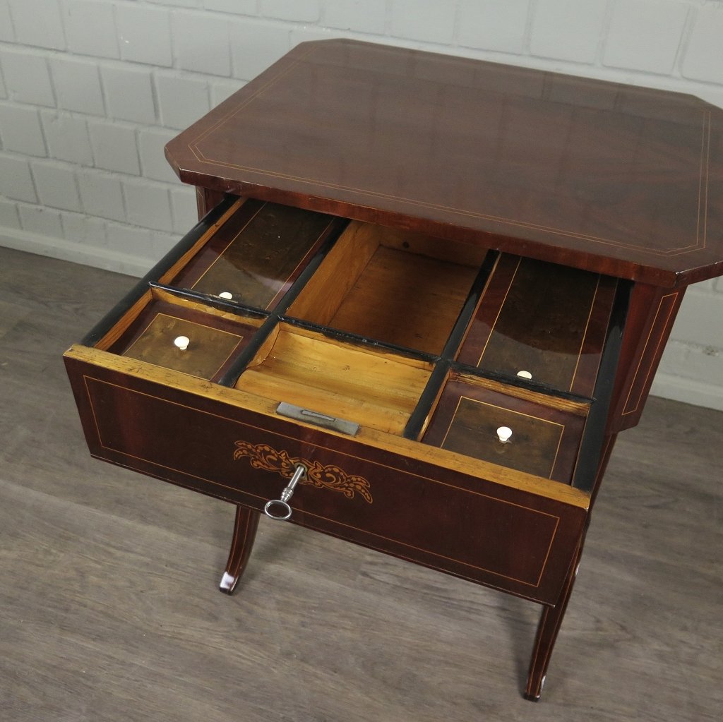 Nähtisch Biedermeier 1820 Mahagoni