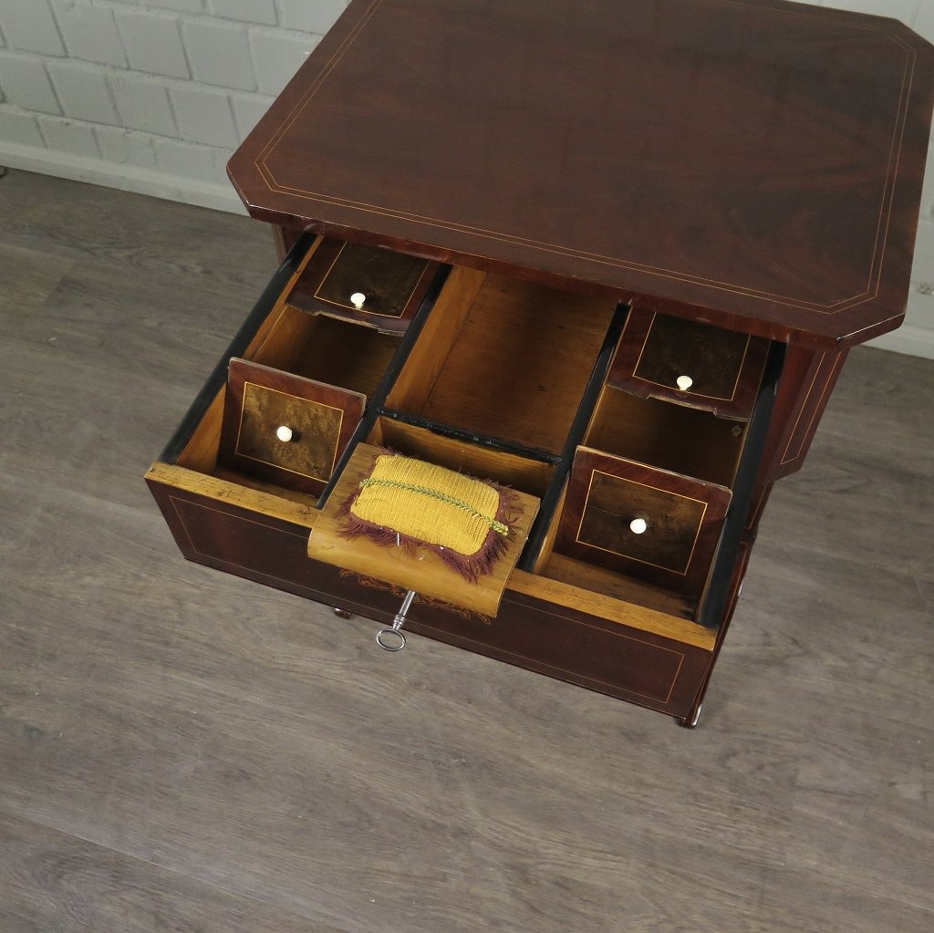Nähtisch Biedermeier 1820 Mahagoni