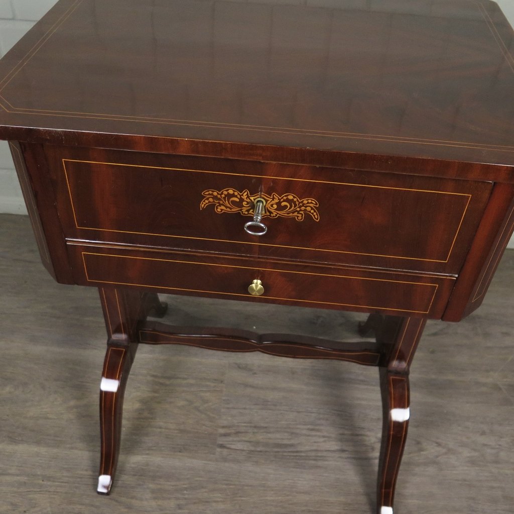 Nähtisch Biedermeier 1820 Mahagoni