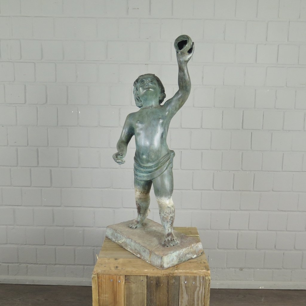 Wasserspeier Wasserspiel Putte mit Muschel Bronze 0,87 m