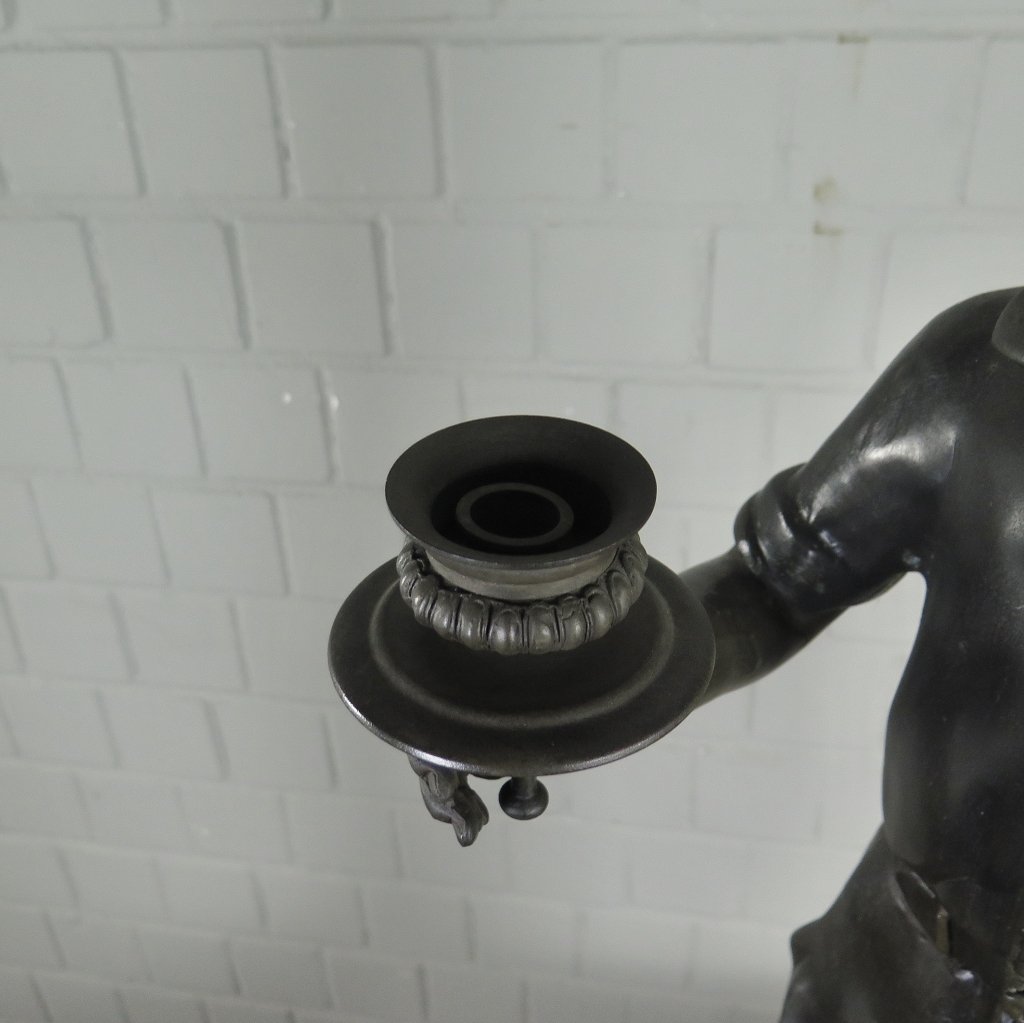 Kerzenständer Kandelaber Skulptur Figur mit Tasche Bronze 1,02 m