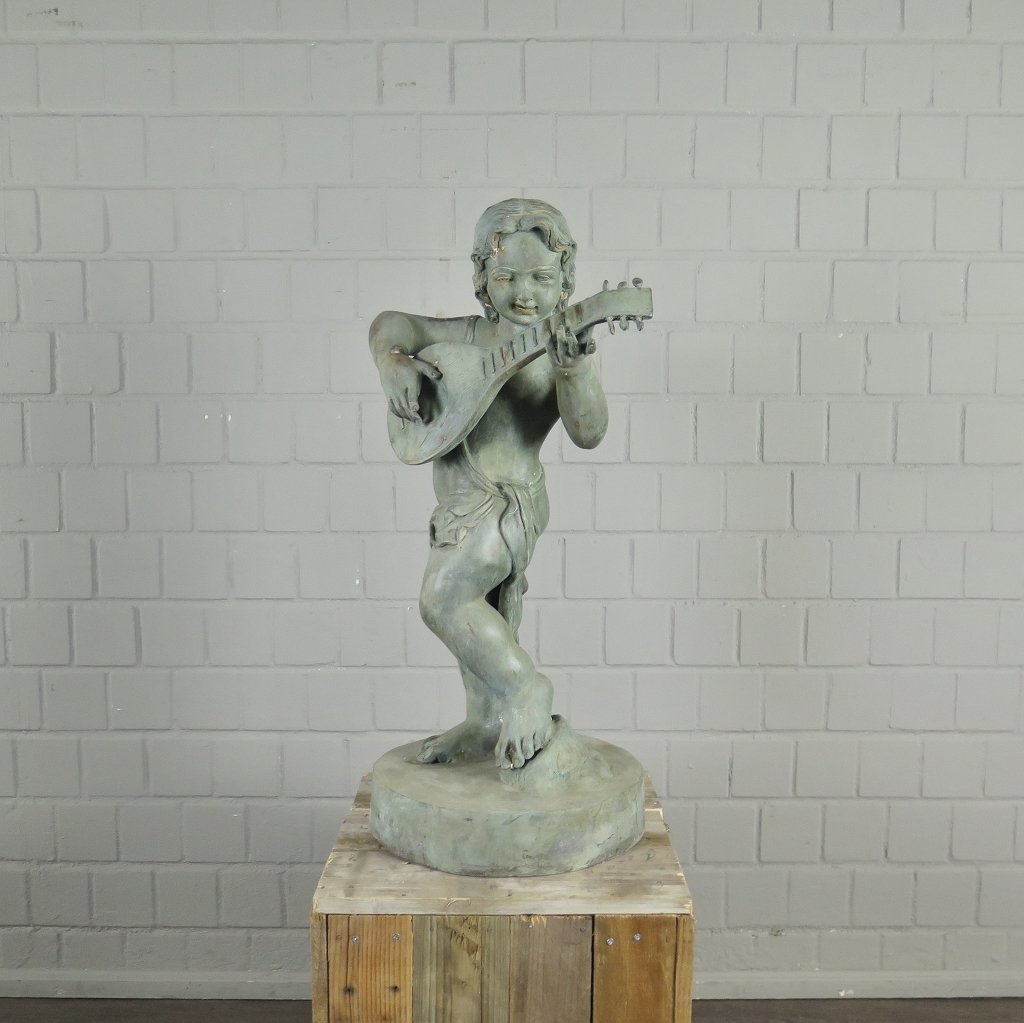 Skulptur Dekoration Putte mit Laute Bronze 0,84 m
