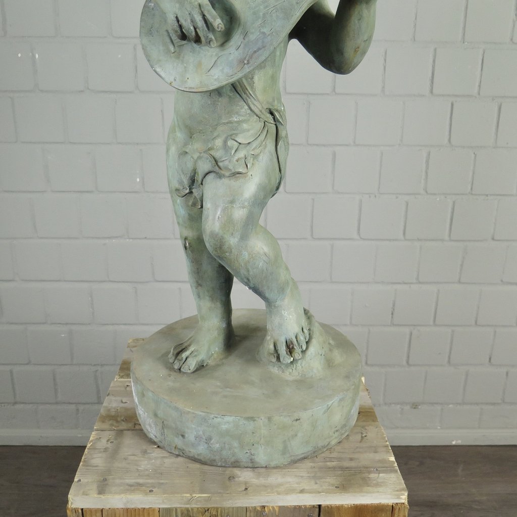 Skulptur Dekoration Putte mit Laute Bronze 0,84 m