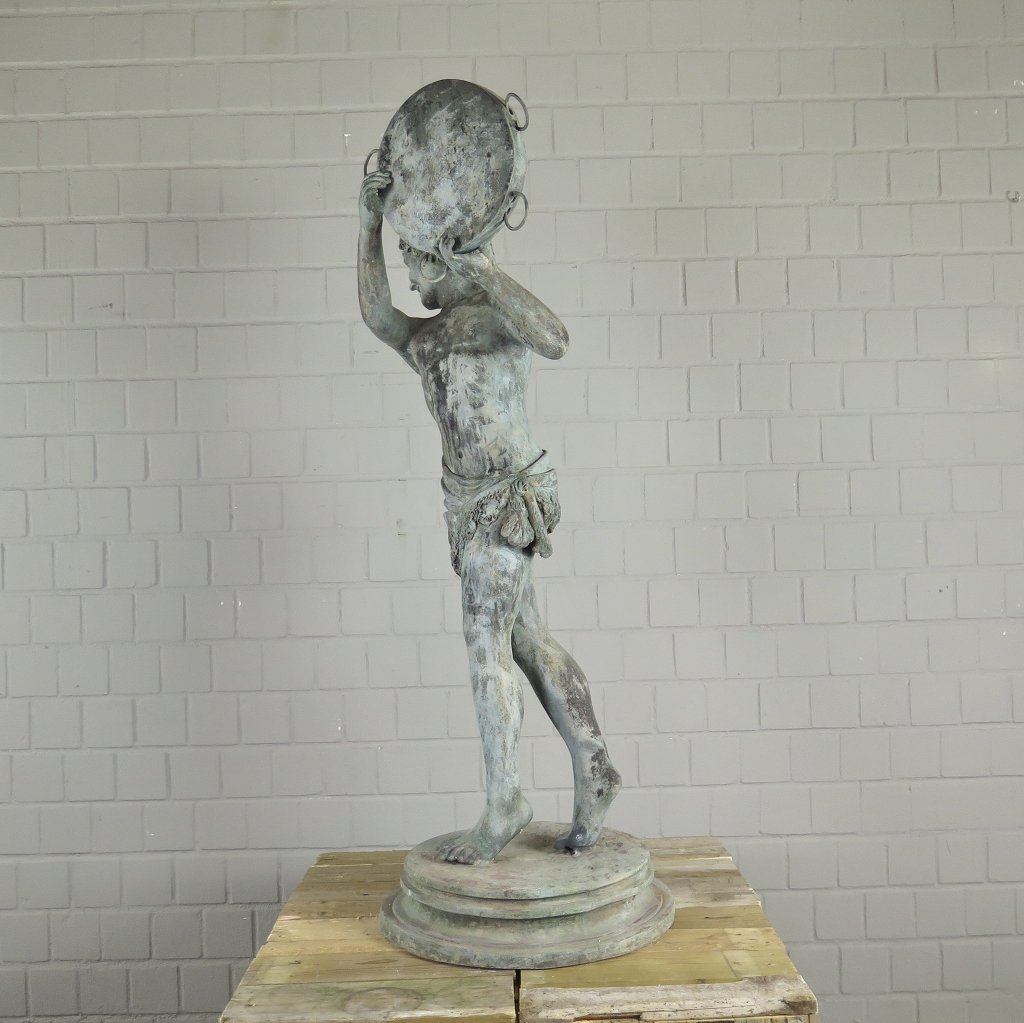 Skulptur Dekoration Musiker mit Tamburin Bronze 1,40 m