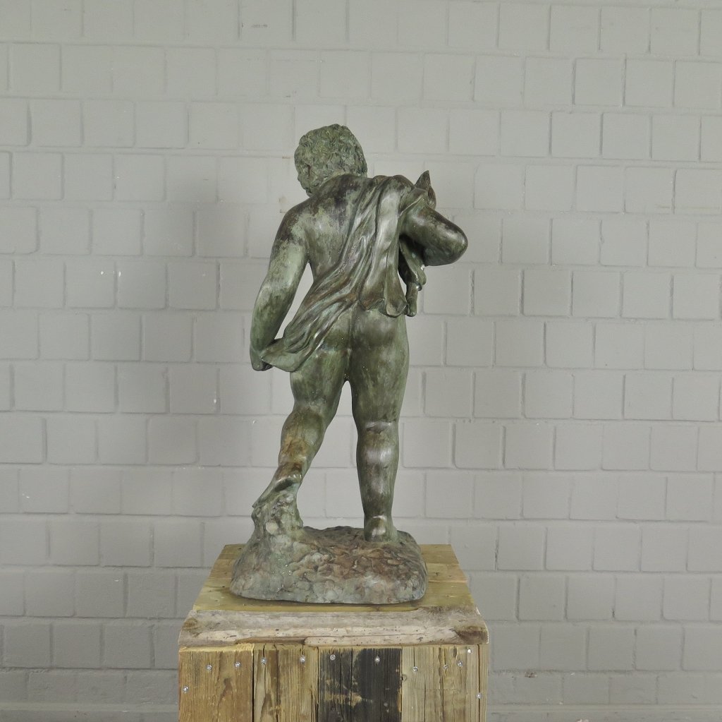 Skulptur Dekoration Putte mit Fackel Bronze 0,77 m