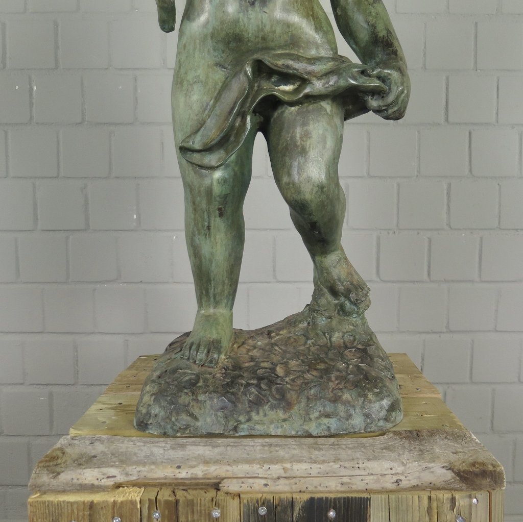 Skulptur Dekoration Putte mit Fackel Bronze 0,77 m