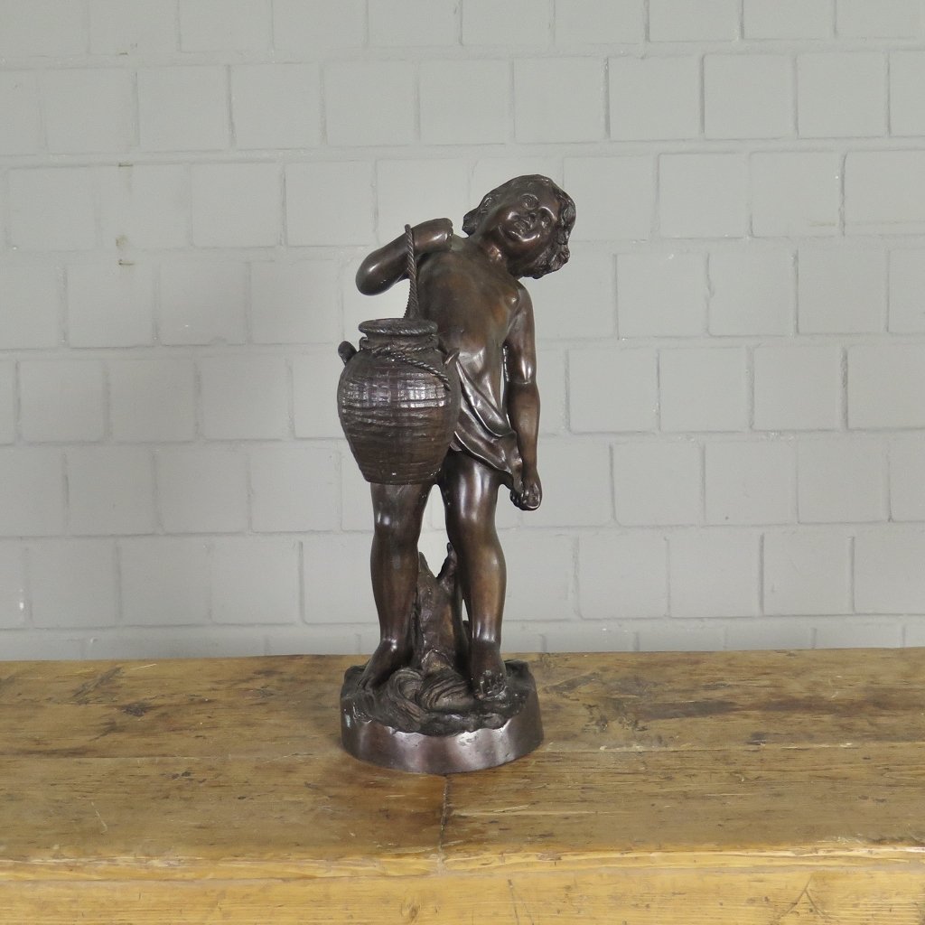 Skulptur Dekoration Putte mit Krug Bronze 0,43 m