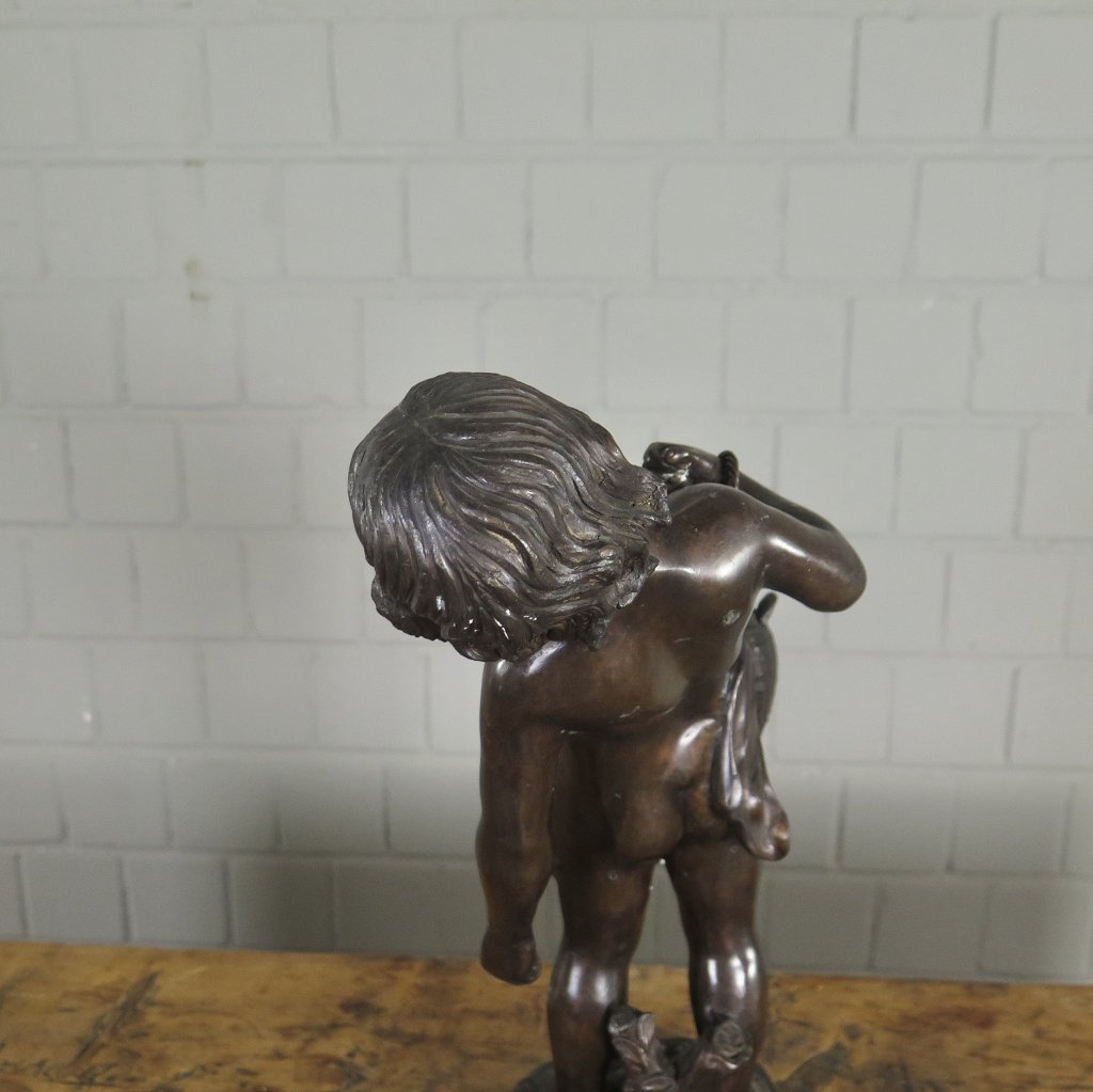 Skulptur Dekoration Putte mit Krug Bronze 0,43 m