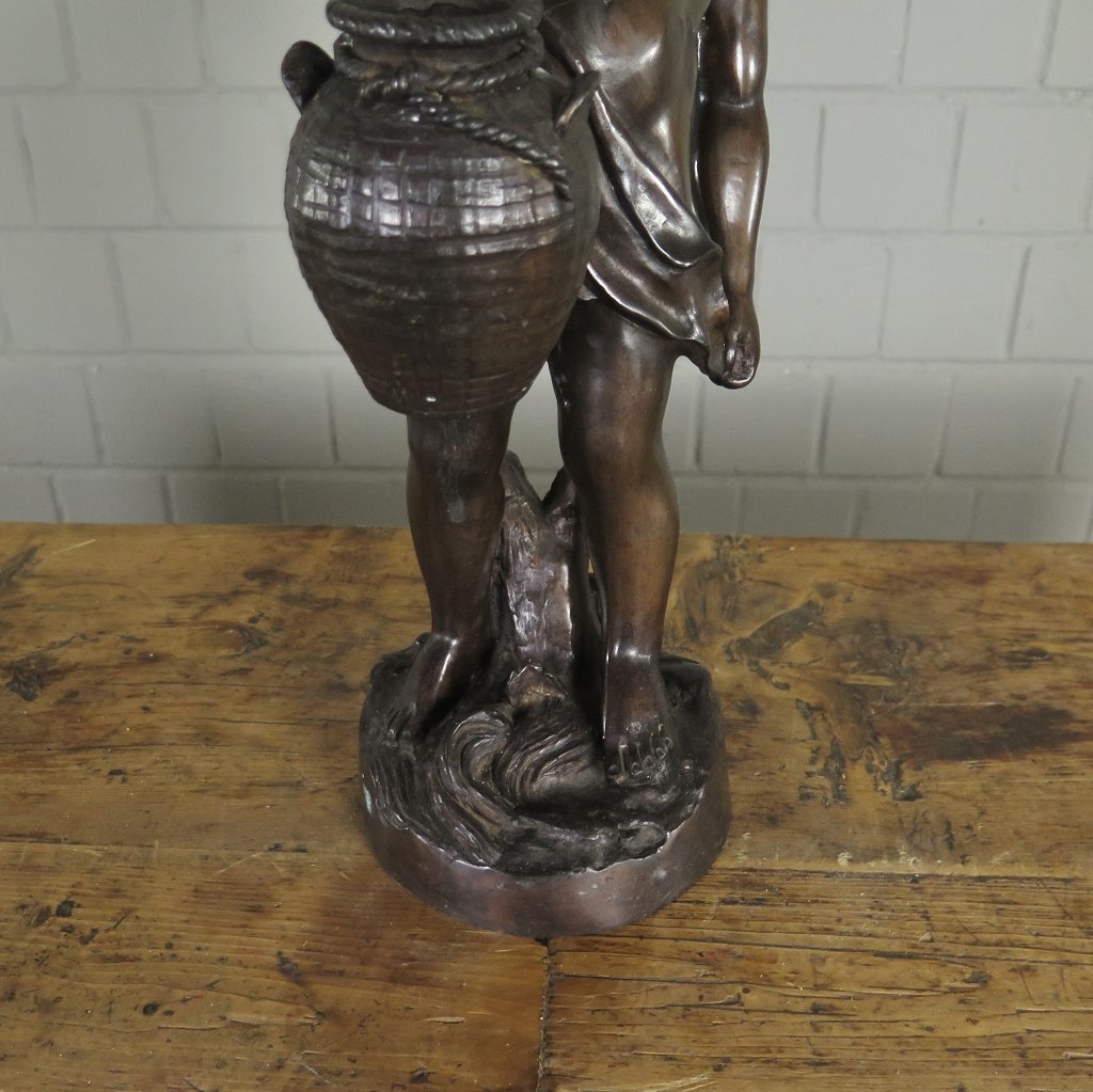 Skulptur Dekoration Putte mit Krug Bronze 0,43 m