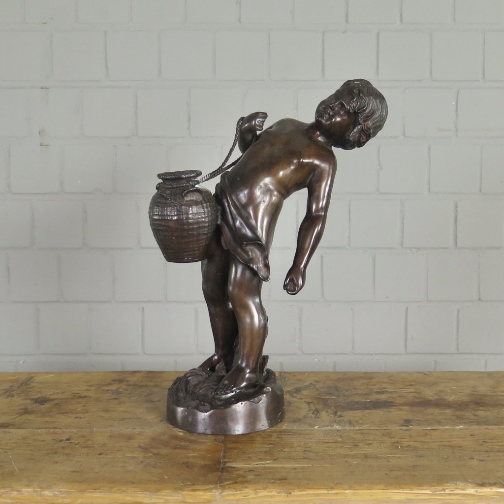 Skulptur Dekoration Putte mit Krug Bronze 0,43 m