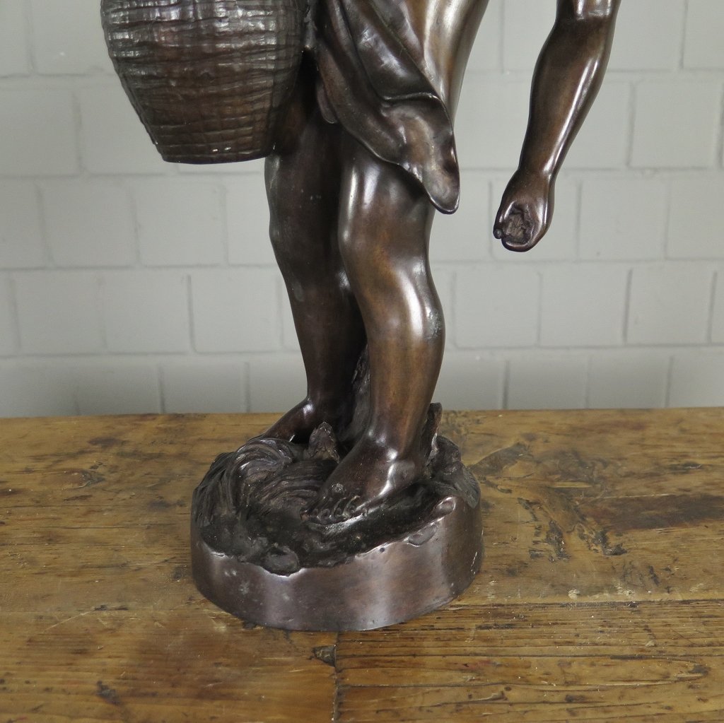 Skulptur Dekoration Putte mit Krug Bronze 0,43 m