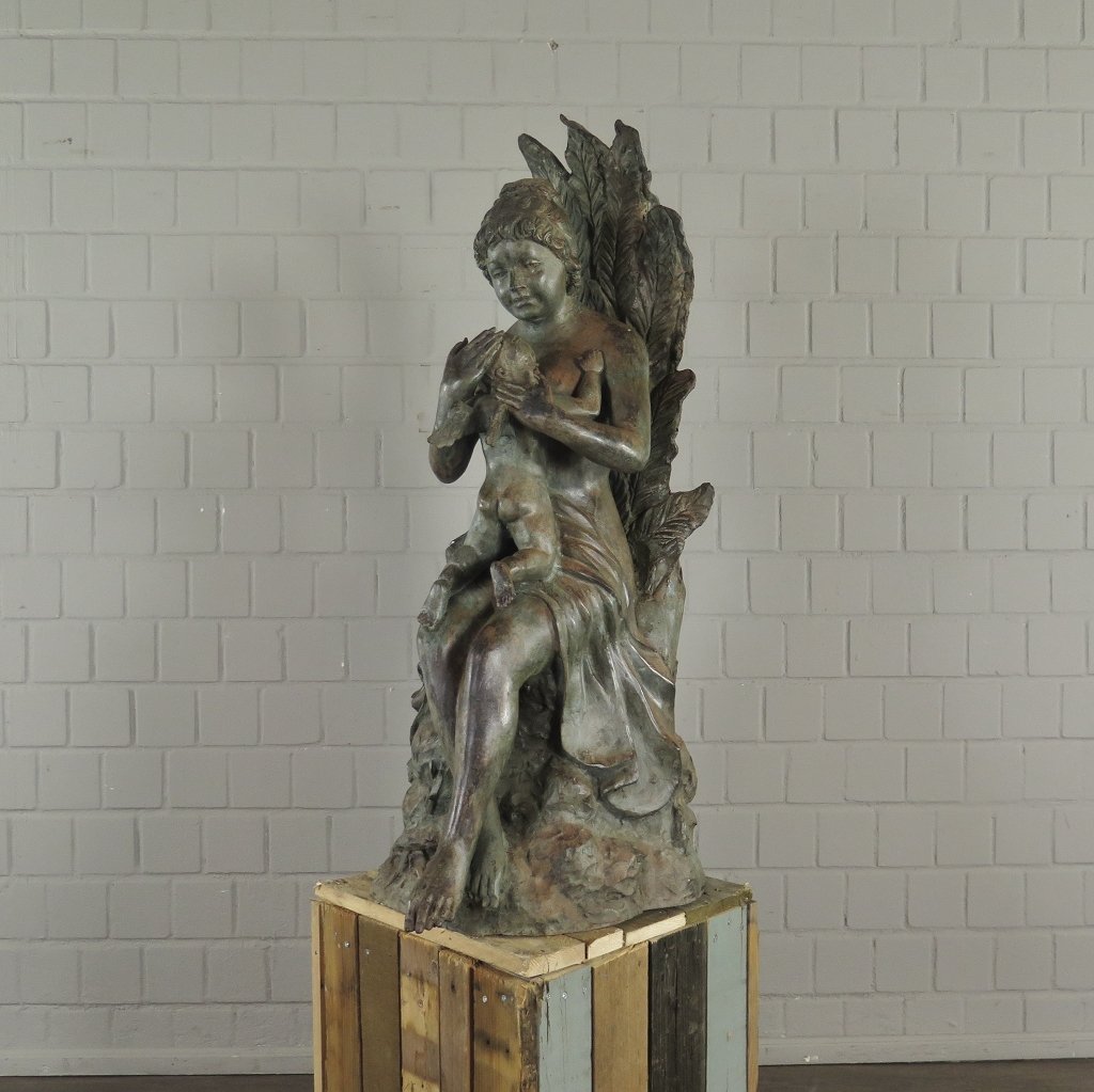 Skulptur Dekoration Frau mit Putte Bronze 1,09 m