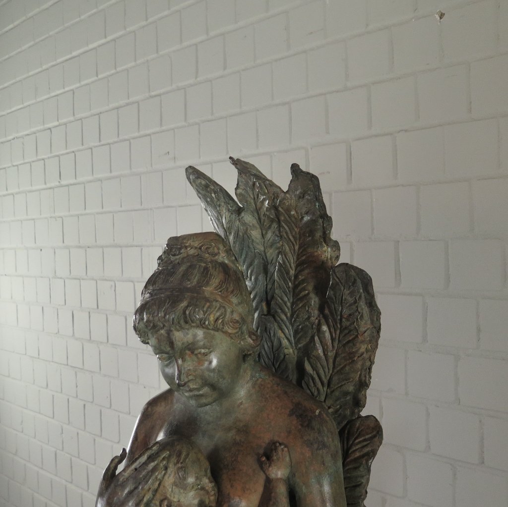 Skulptur Dekoration Frau mit Putte Bronze 1,09 m