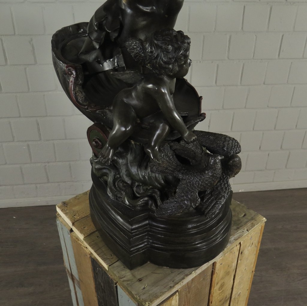 Skulptur Dekoration Nymphe mit Putte Bronze 1,38 m