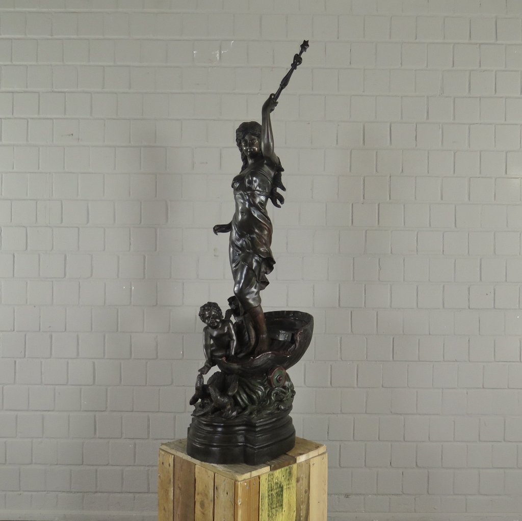 Skulptur Dekoration Nymphe mit Putte Bronze 1,38 m