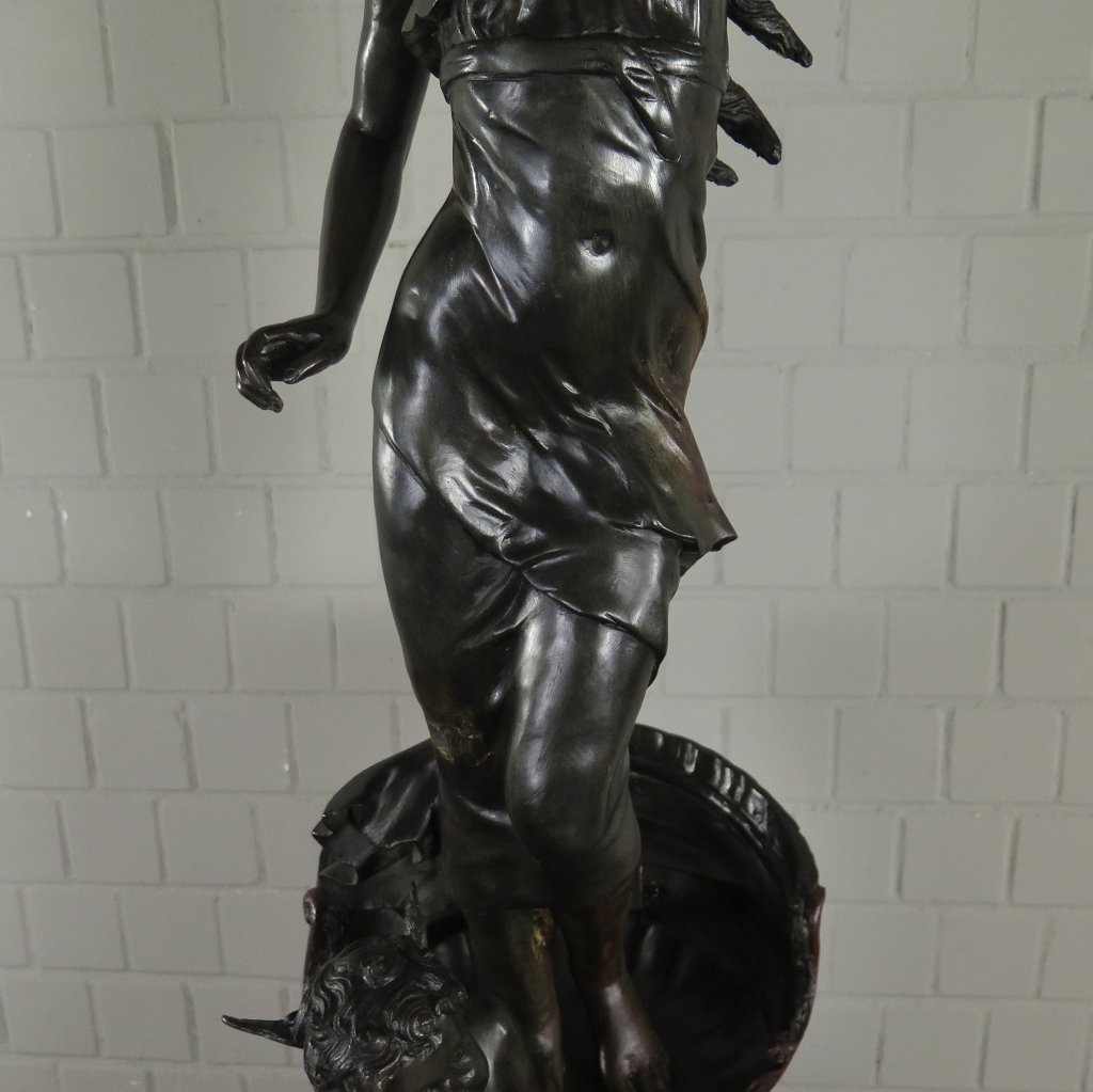 Skulptur Dekoration Nymphe mit Putte Bronze 1,38 m
