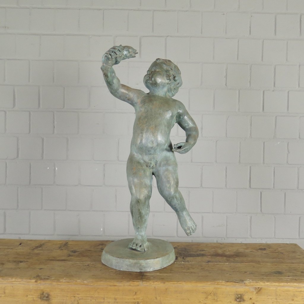Wasserspeier Wasserspiel Putte mit Fisch Bronze 0,70 m