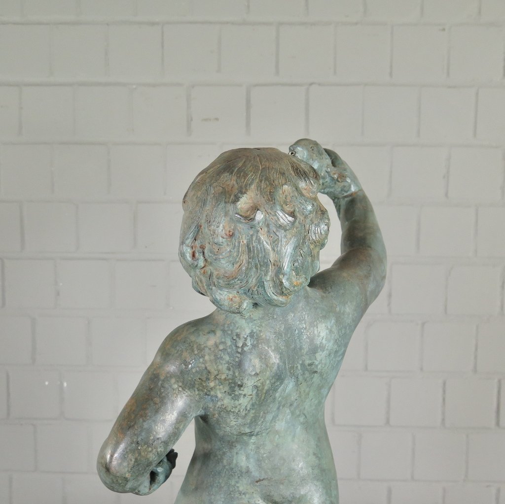 Wasserspeier Wasserspiel Putte mit Fisch Bronze 0,70 m