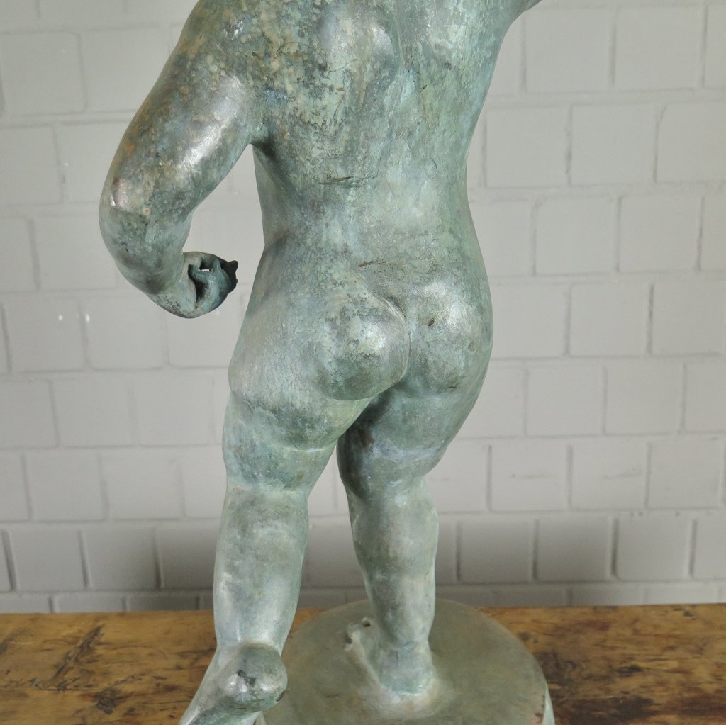 Wasserspeier Wasserspiel Putte mit Fisch Bronze 0,70 m