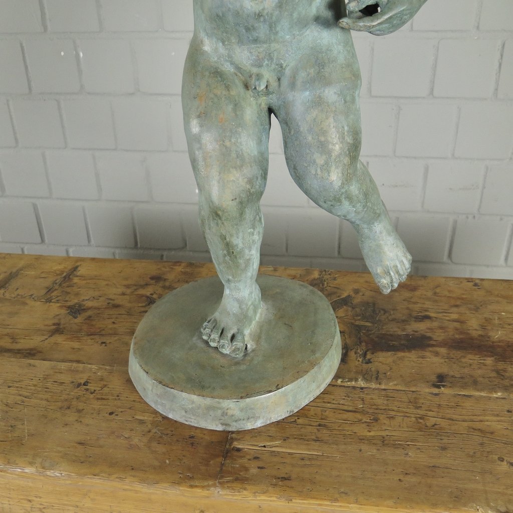 Wasserspeier Wasserspiel Putte mit Fisch Bronze 0,70 m
