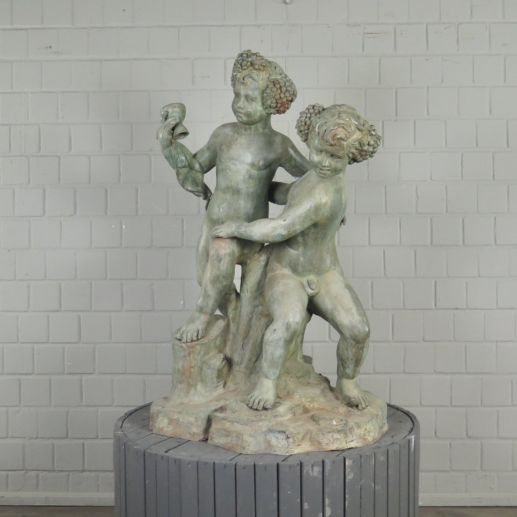 Skulptur Dekoration Putten mit Wein 1,13 m Bronze