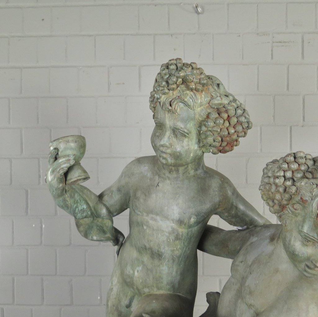 Skulptur Dekoration Putten mit Wein 1,13 m Bronze