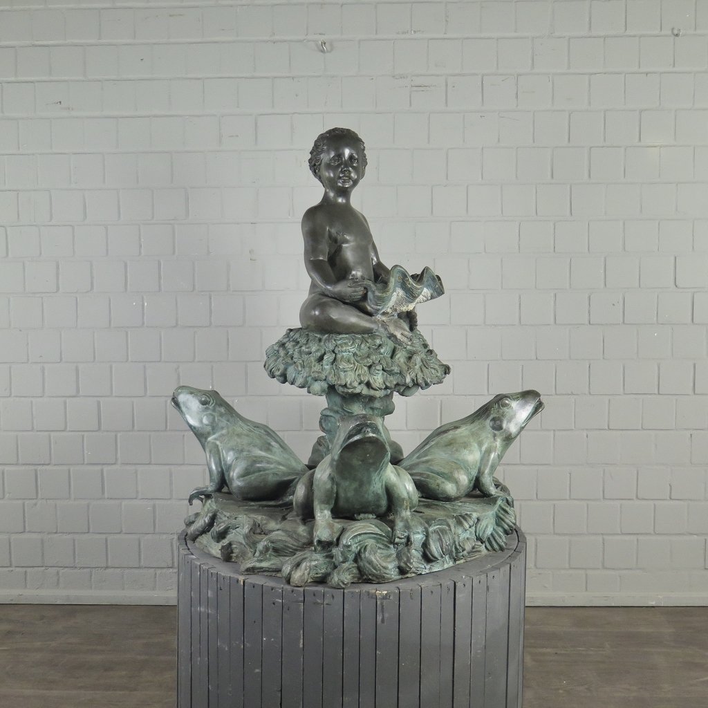 Wasserspeier Wasserspiel Putte mit Fröschen Bronze 1,10 m