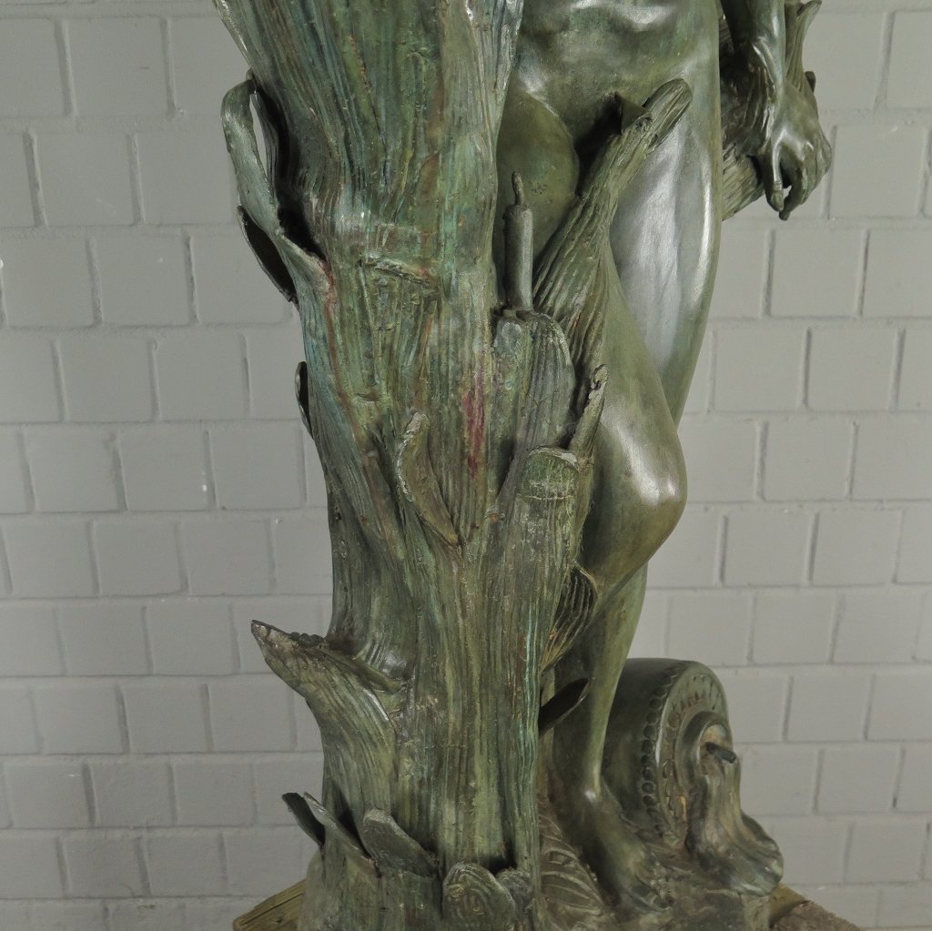 Wasserspeier Wasserspiel Frau mit Wasserkübel Bronze 1,22 m