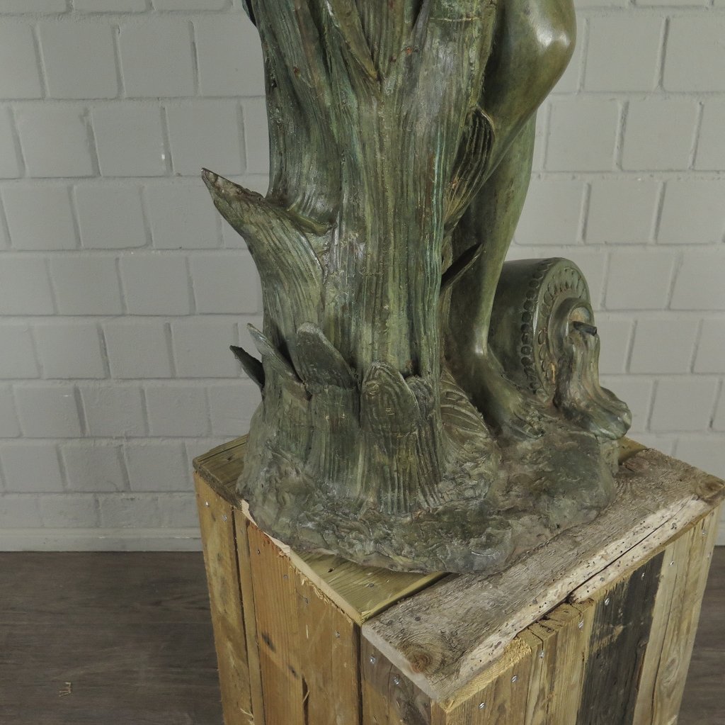 Wasserspeier Wasserspiel Frau mit Wasserkübel Bronze 1,22 m