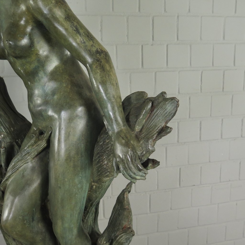 Wasserspeier Wasserspiel Frau mit Wasserkübel Bronze 1,22 m