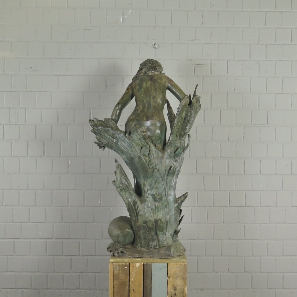 Wasserspeier Wasserspiel Frau mit Wasserkübel Bronze 1,22 m