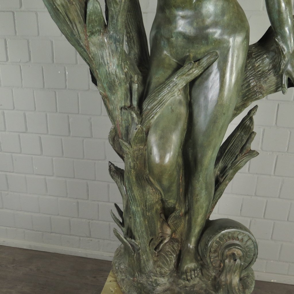 Wasserspeier Wasserspiel Frau mit Wasserkübel Bronze 1,22 m