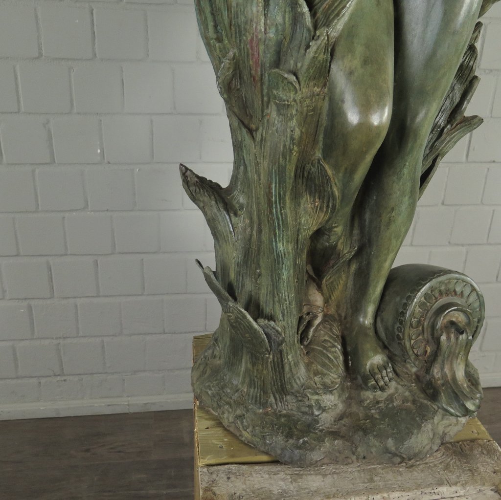 Wasserspeier Wasserspiel Frau mit Wasserkübel Bronze 1,22 m