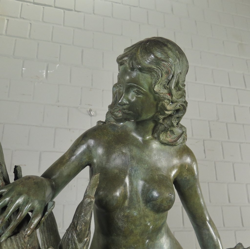 Wasserspeier Wasserspiel Frau mit Wasserkübel Bronze 1,22 m
