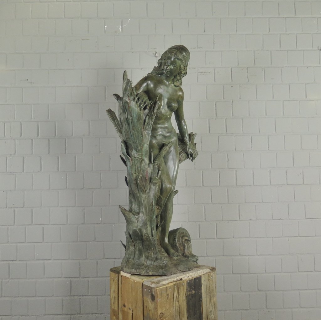 Wasserspeier Wasserspiel Frau mit Wasserkübel Bronze 1,22 m