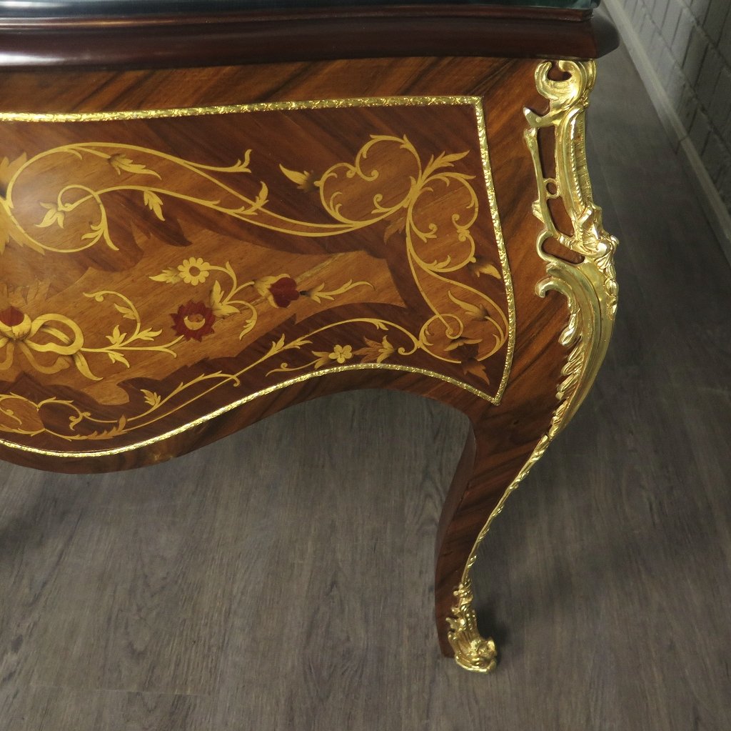 Schreibtisch Nussbaum Barockstil 2,00 m