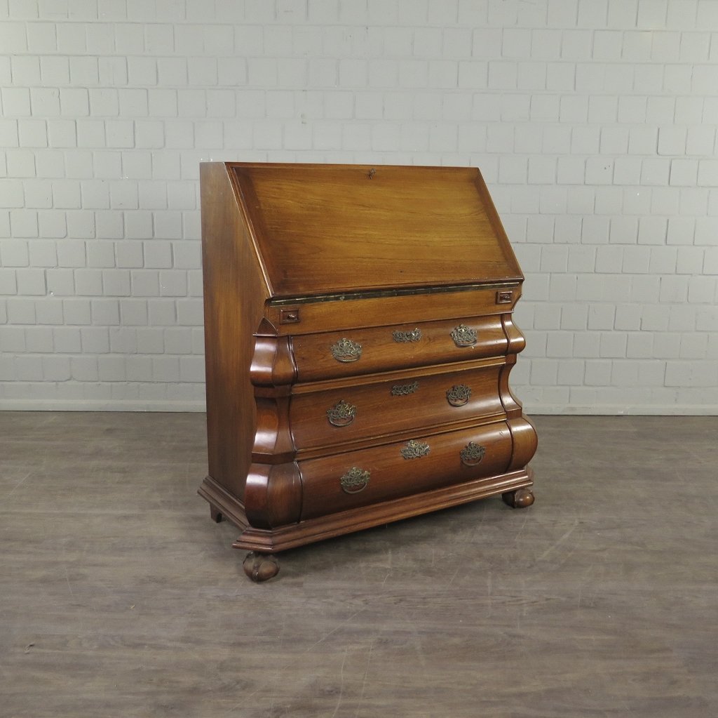 Sekretär Neubarock 1920 Nussbaum