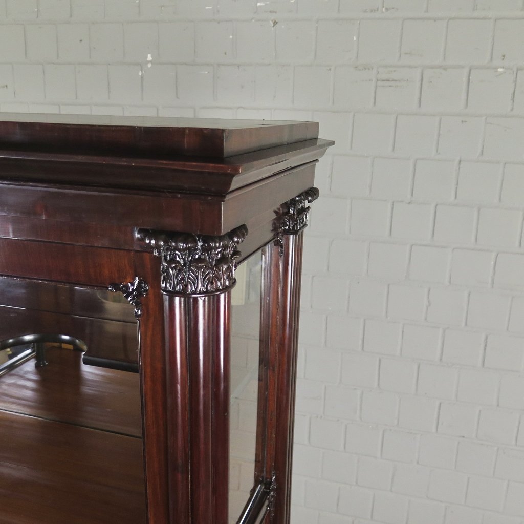 Vitrine Schaukasten Biedermeier 1830 Mahagoni