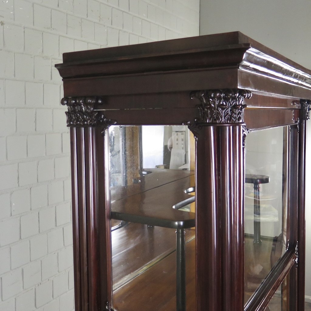 Vitrine Schaukasten Biedermeier 1830 Mahagoni