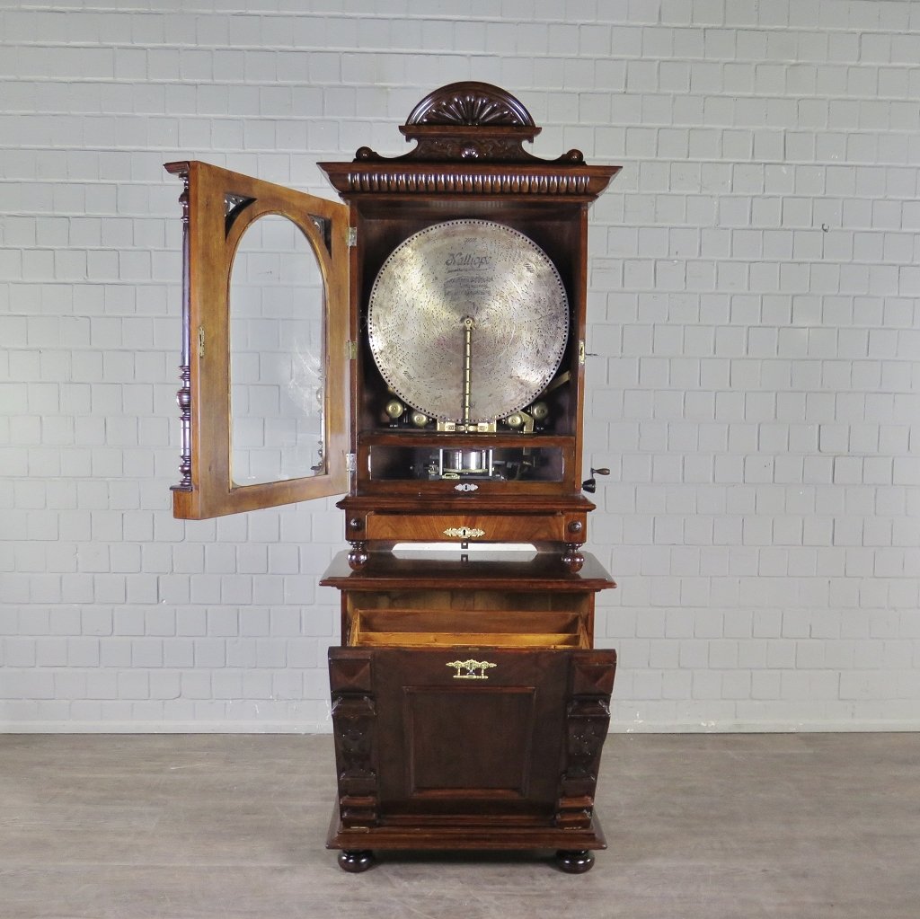 Spieluhr mit Glockenspiel Gründerzeit 1880 Nussbaum