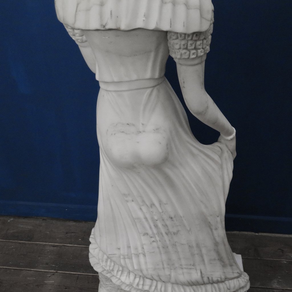 Skulptur Frau Marmor 1,42 m
