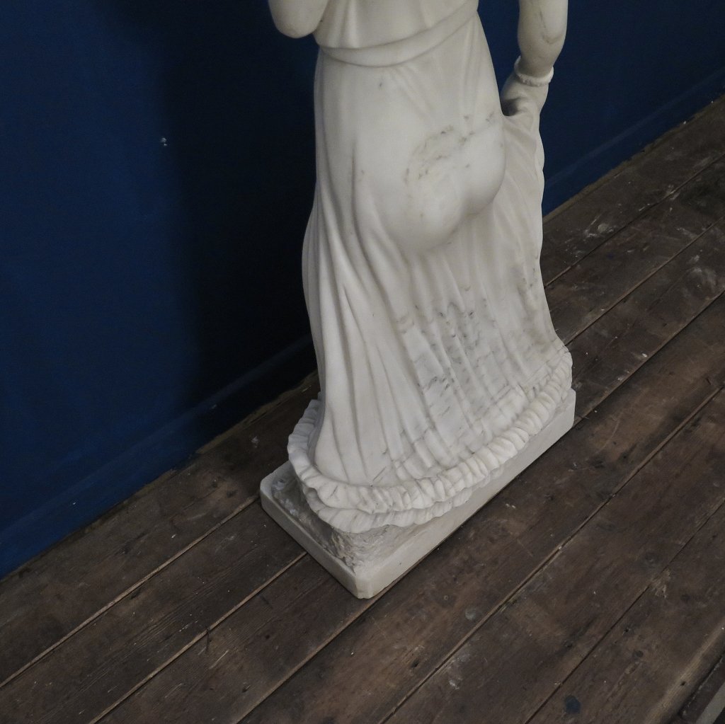 Skulptur Frau Marmor 1,42 m