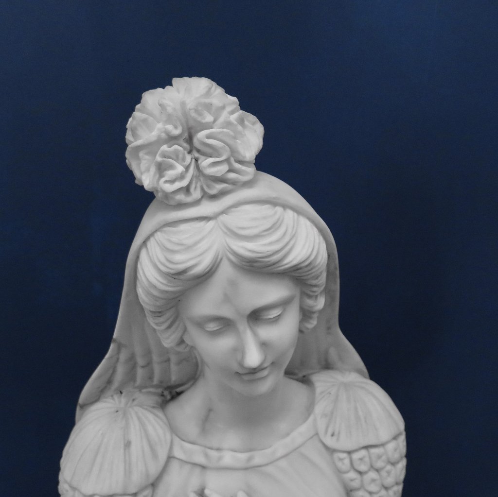 Skulptur Frau Marmor 1,42 m