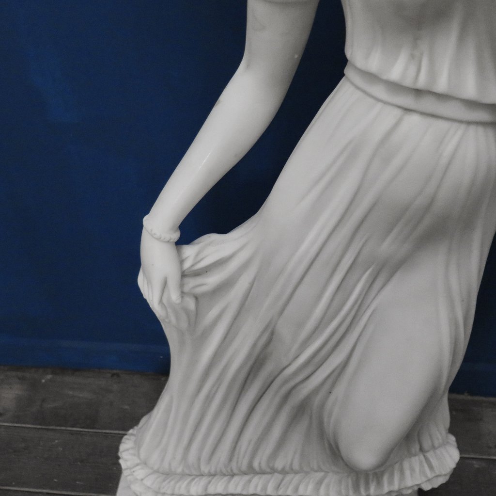 Skulptur Frau Marmor 1,42 m
