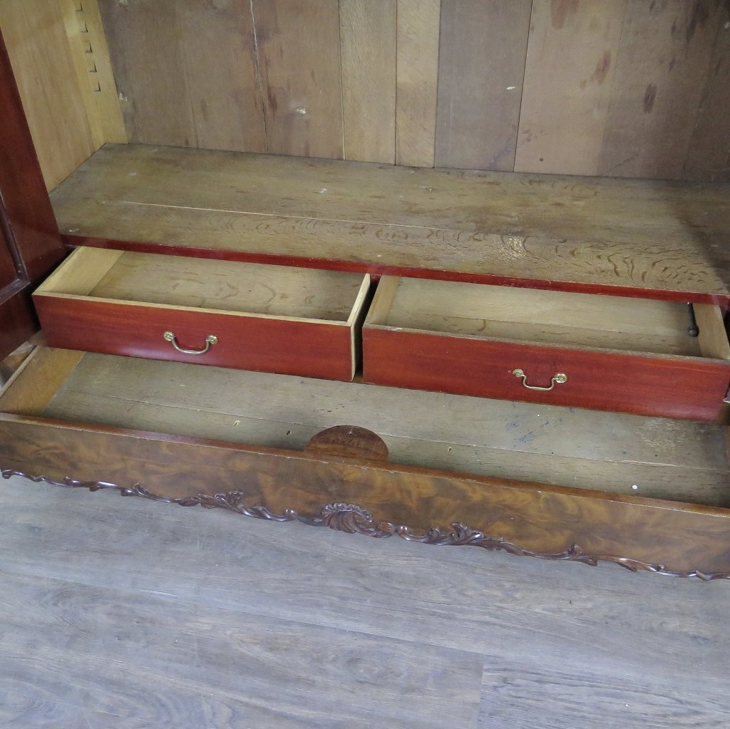 Schrank Kleiderschrank Historismus 1880 Nussbaum Wurzelholz